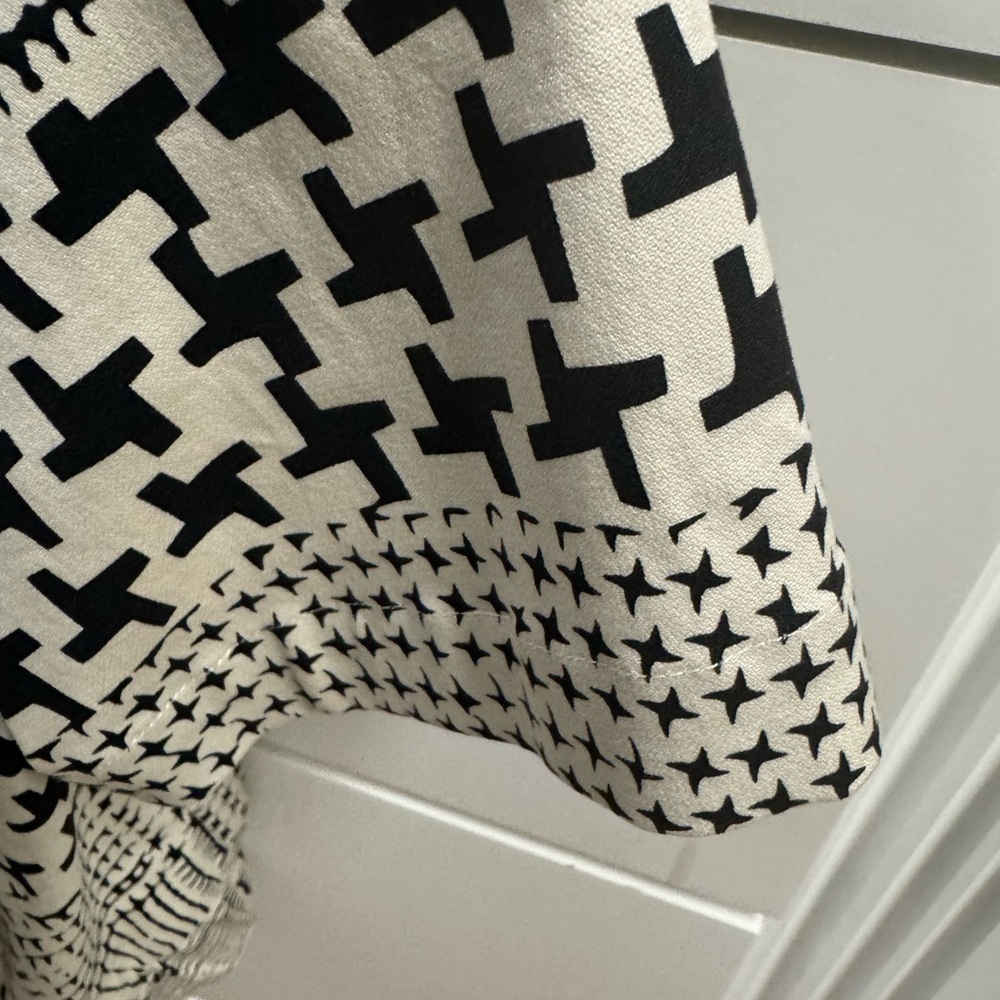 CAbi- Coupe Bomber Jacket  Off-White and Black Jacket-Medium - Picture 7 of 10